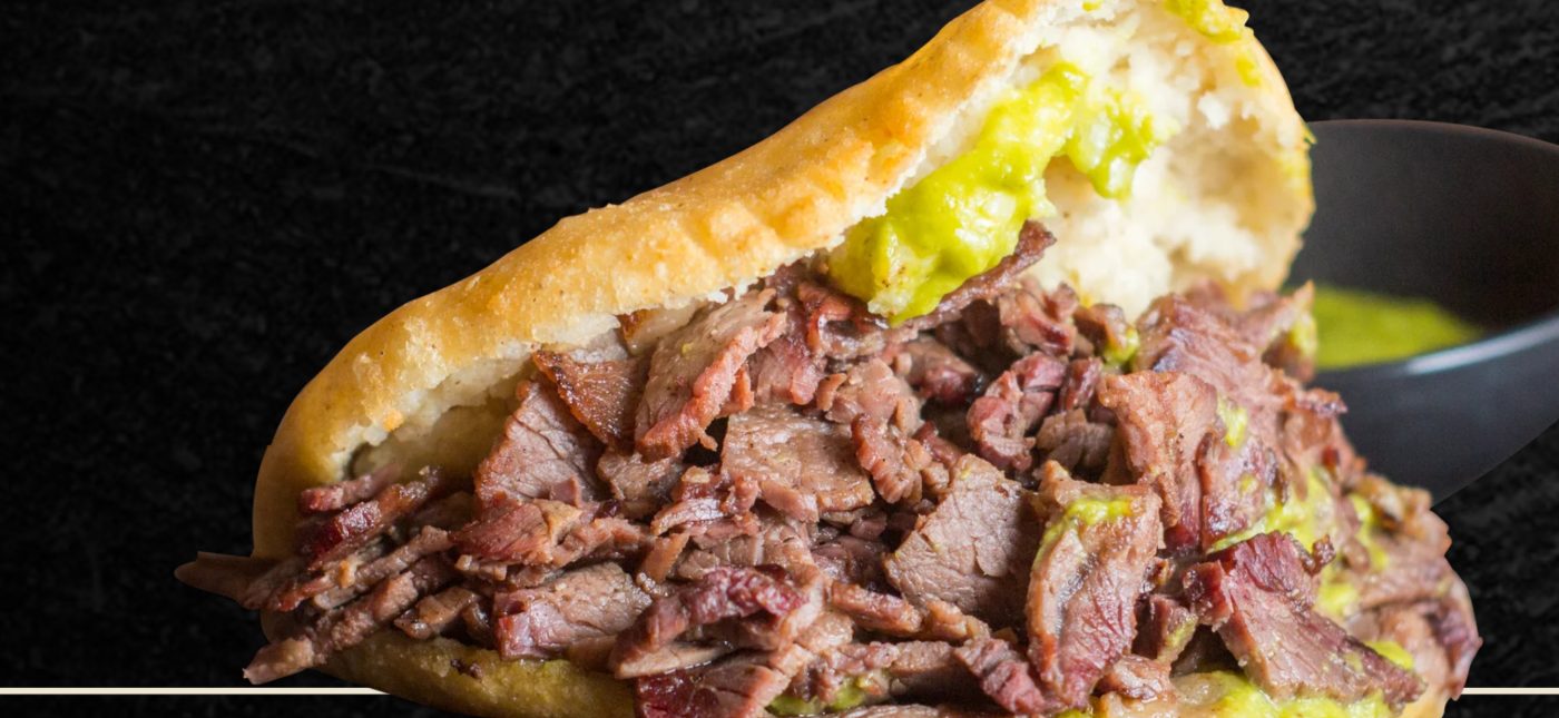Alitas, Arepas & Mas